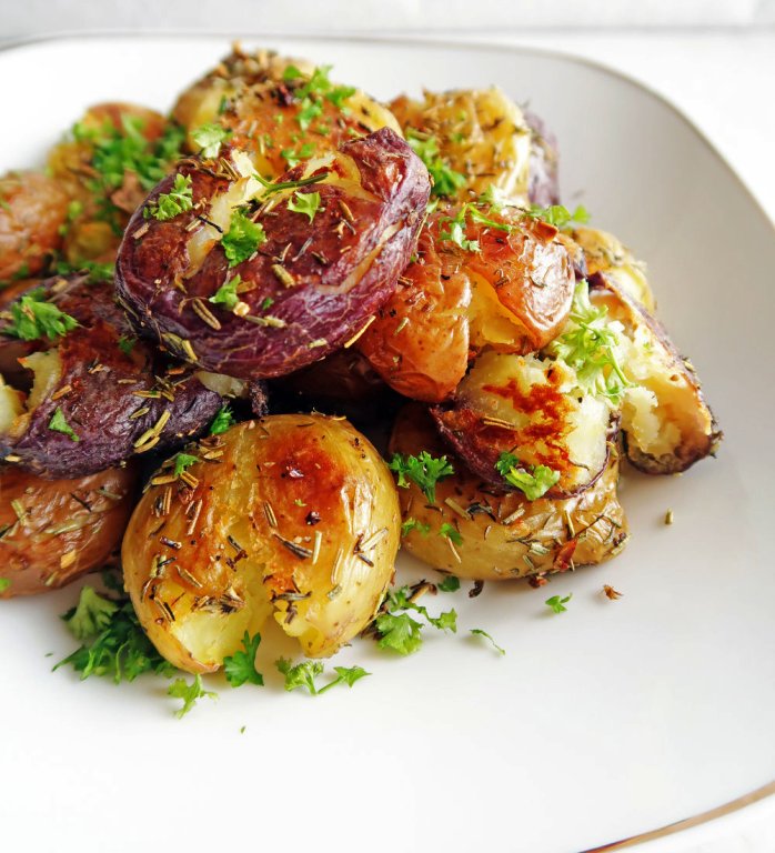 Crispy garlic smashed baby potatoes