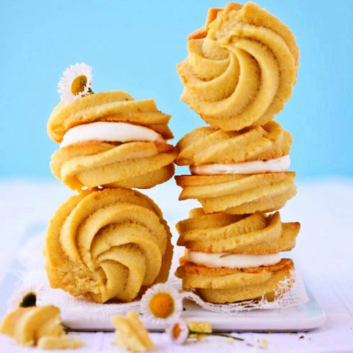 Lemon-cream-cookies