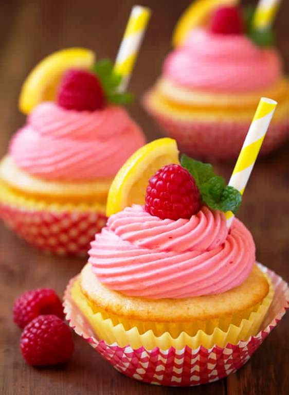 Raspberry lemonade cupcakes