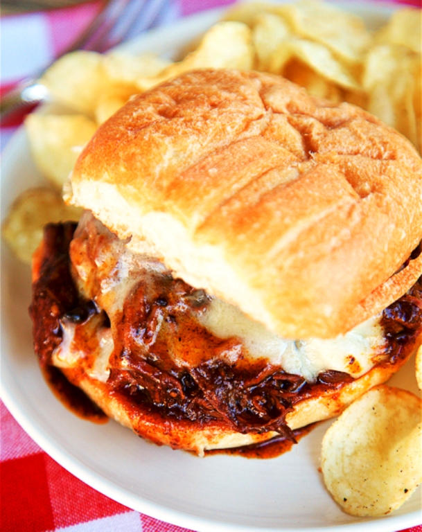 Slow cooker texas bbq beef sandwiches