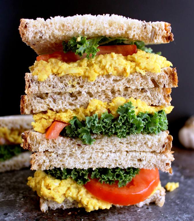 Turmeric chickpea salad