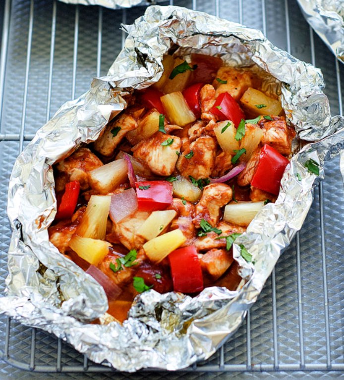 Flavorful barbecue chicken and veggie dinner 