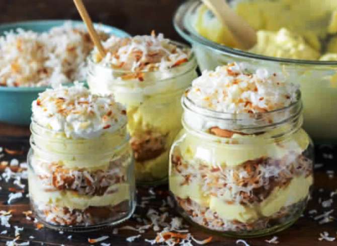 This Toasted Coconut Cream Pudding is everything we, my fellow coconut lovers and I, have dreamed of forever.