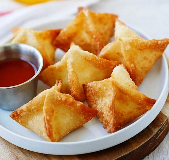 Crab rangoon (cream cheese wontons)