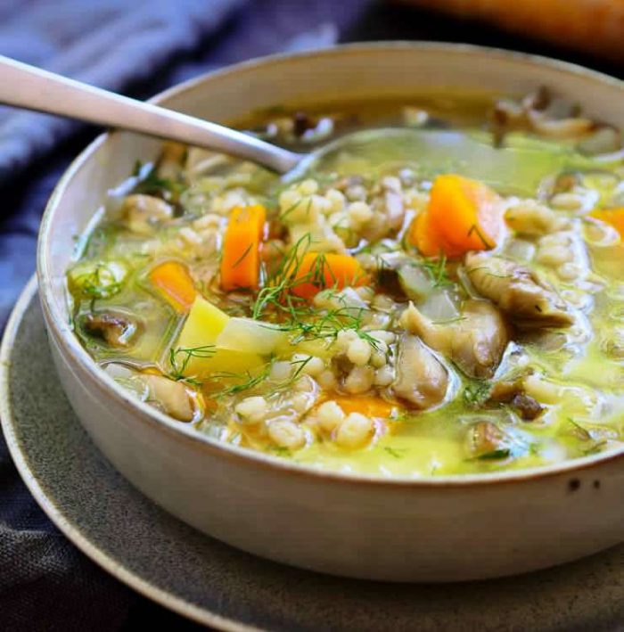 Vegan mushroom barley soup
