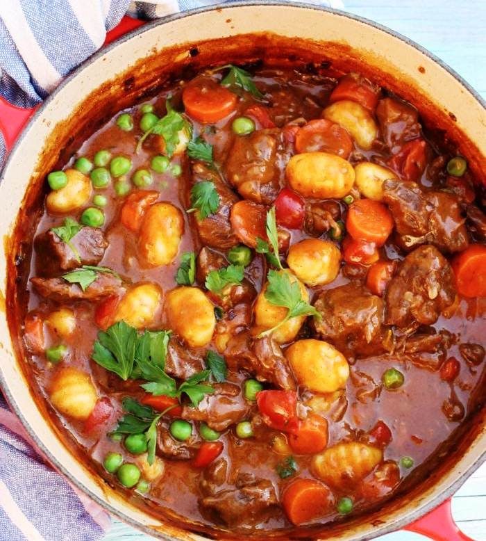 Easy and hearty homemade beef stew 