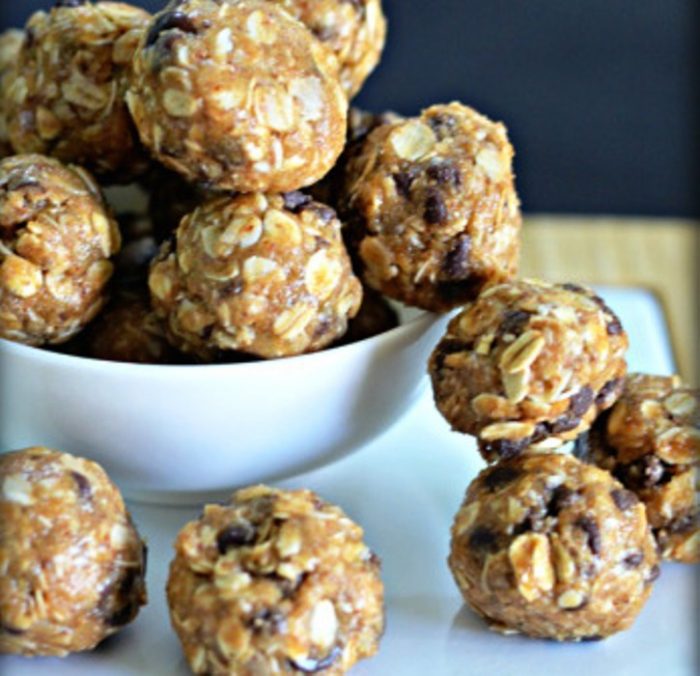 No-bake oatmeal energy bites