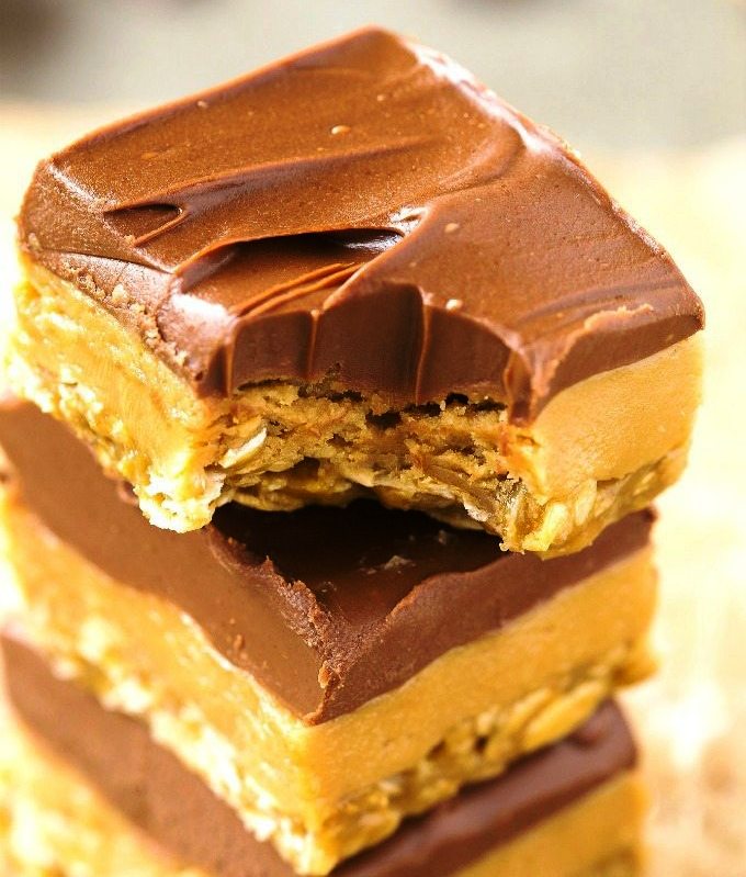 Healthy-no-bake-peanut-butter-cup-breakfast-bars