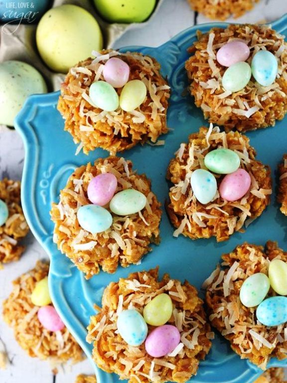 These No Bake Coconut Caramel Nest Cookies are an adorable Easter dessert that’s super easy to make! They’re made with a mix of cornflakes, caramel and coconut!