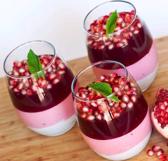  No-bake pomegranate mousse dessert