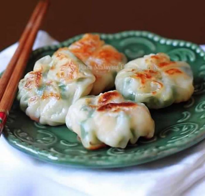 The best Shrimp and Chive Dumplings.These perfectly wrapped dumplings filled with shrimp and chives are a quick fix when you need dumplings fast.