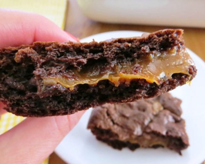 Gooey-chocolate-caramel-brownies