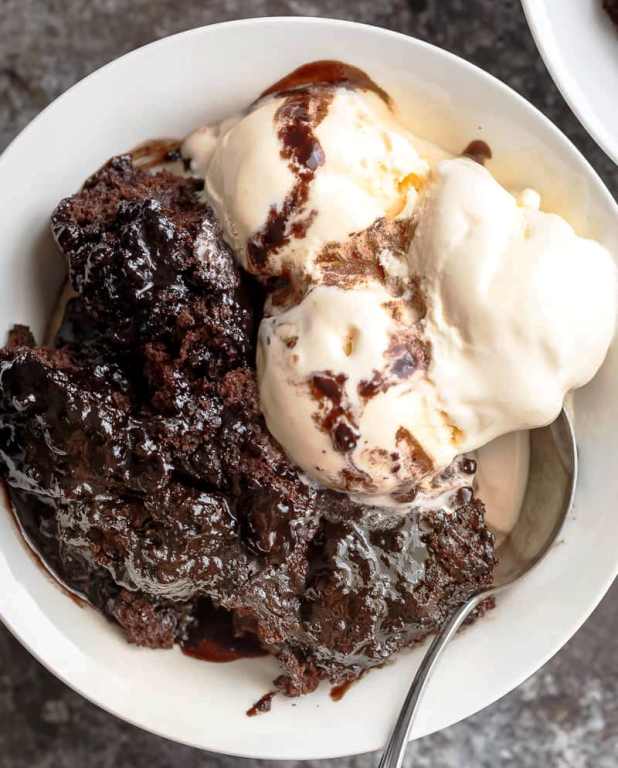 Hot-fudge-chocolate-pudding