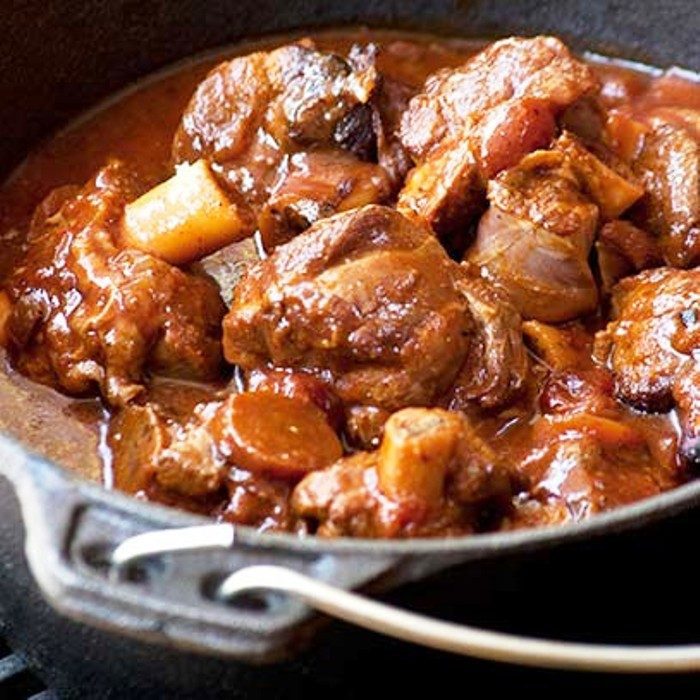 Lamb-or-venison-potjie-with-baby-onions