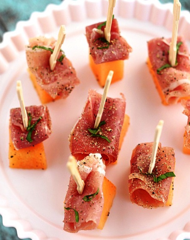 Proscuitto-and-cantaloupe-appetizers