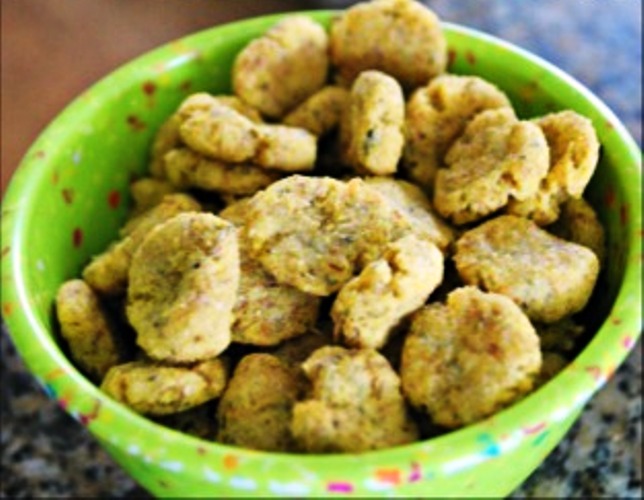 This Catnip Cat Treats Recipe takes just 30 minutes to make! Feel good about what you feed your cat with these yummy treats which can made with items you already have at home.