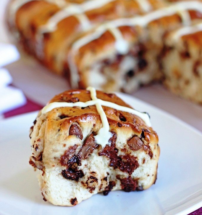 Not the traditional kind, however, with all the dried fruit and candied peel and all those gross things. The chocolate chip kind of hot cross buns.