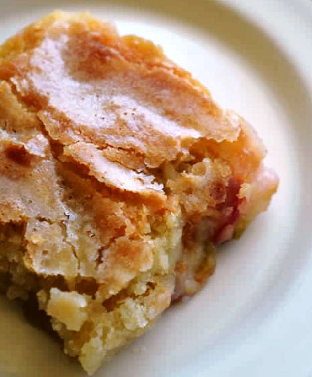 Rhubarb-pudding-cake