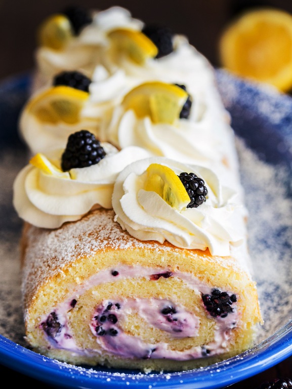 Blackberry-lemon-cake-roll