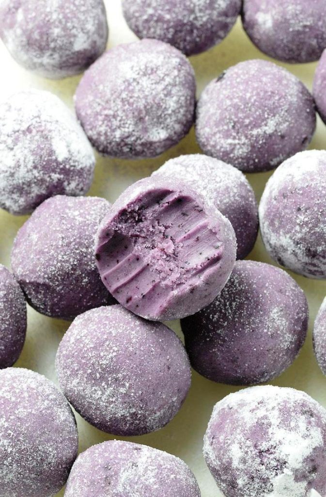 White-chocolate-blueberry-truffles