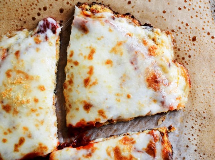 this is an awesome recipe for when you want pizza and you are short on time, or when you want pizza but are willing to draw outside the lines a bit, or when you want pizza but need to stay away from gluten. 