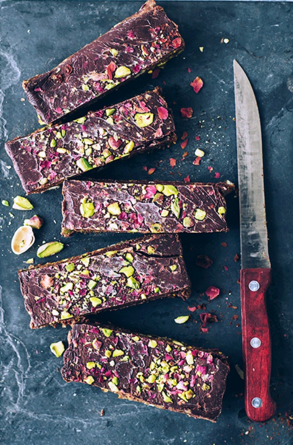 Gluten-free-granola-bars-with-pistachio