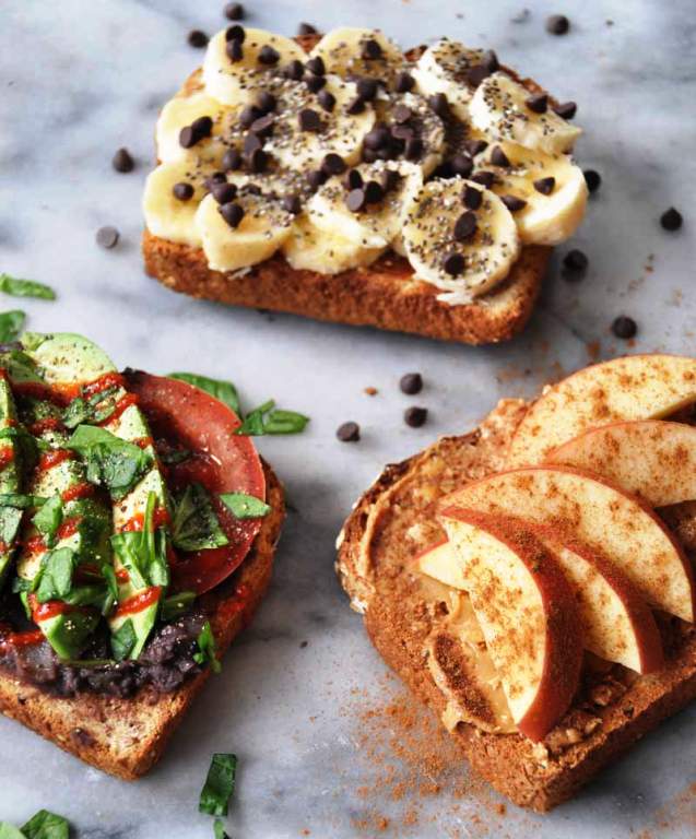 Simple-healthy-vegan-breakfast-toast