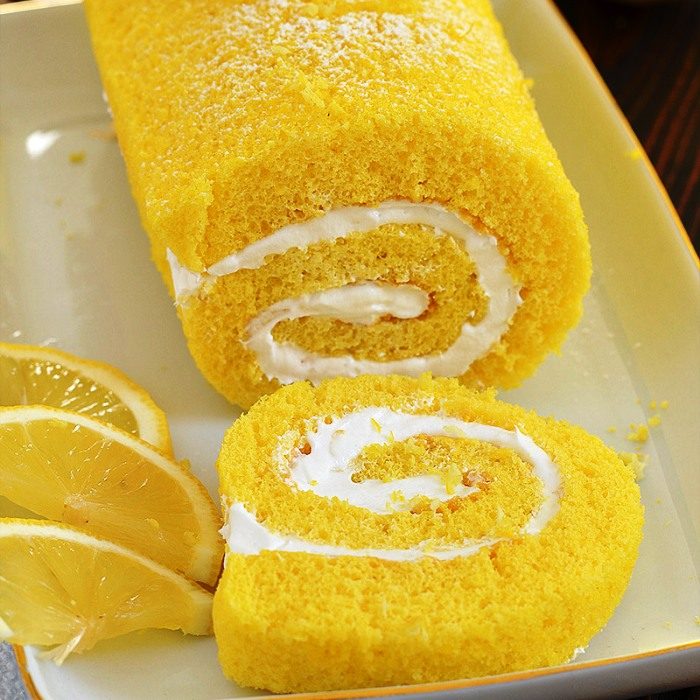 Lemon swiss roll