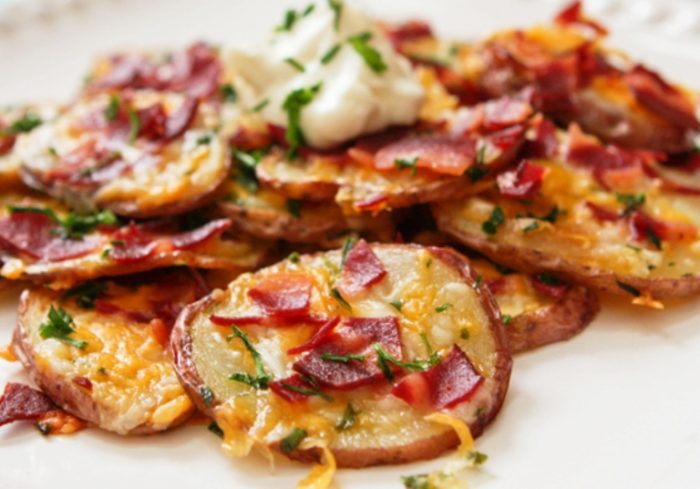 It’s a dream come true! A mini baked potato in your fingertips! Loaded Baked Potato Rounds are perfect for dinner or served as a party food.