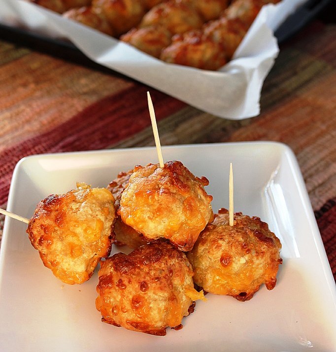 Spicy-chicken-cheeseballs