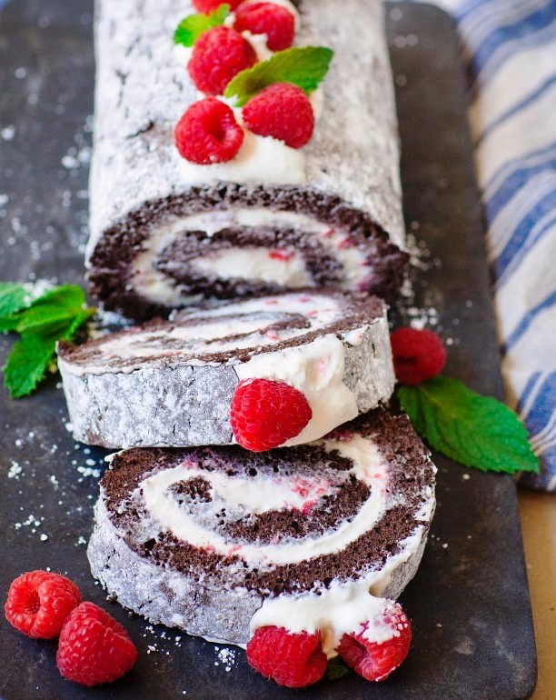 Raspberry-swiss-roll