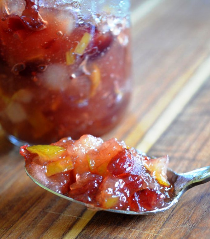 I tried plain pear jam several years ago and was underwhelmed. The taste was quite bland. This year I’ve been blessed with a bounty of pears from the neighbors again, so I went looking for some different recipes.
