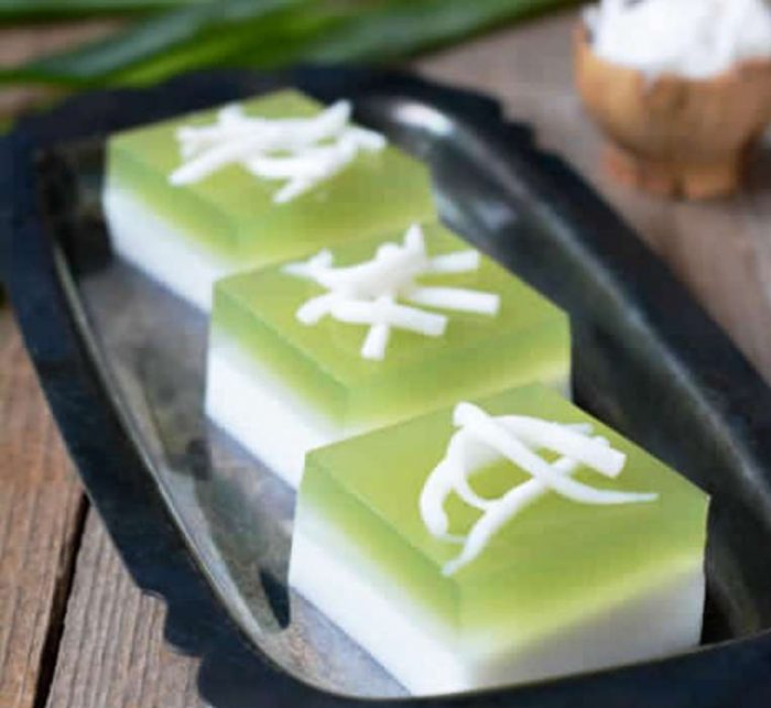 Pandan-flavored-agar-dessert