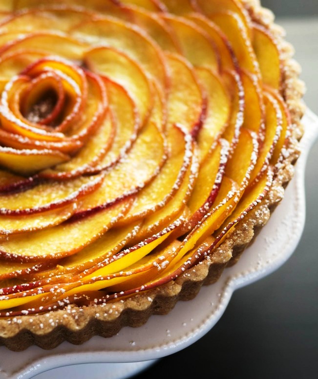 Peach-rose-tart.