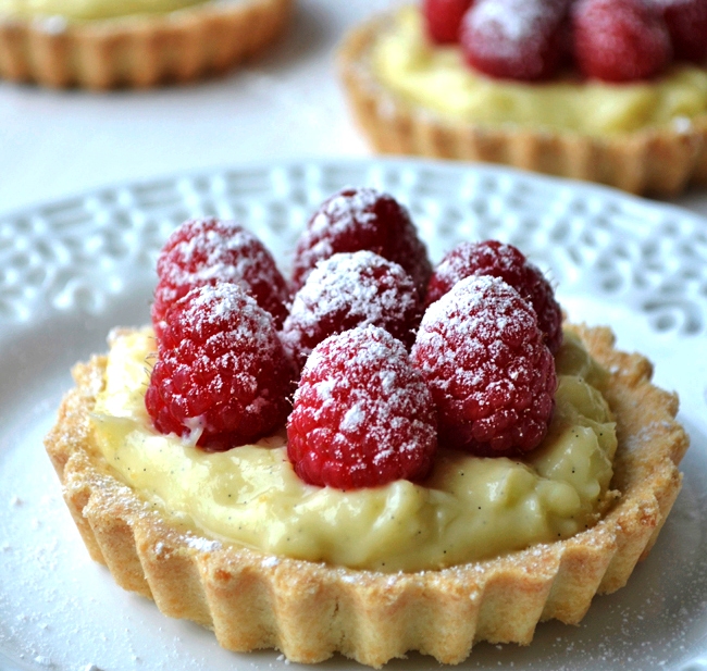 Raspberry-vanilla-bean-cream-tarts