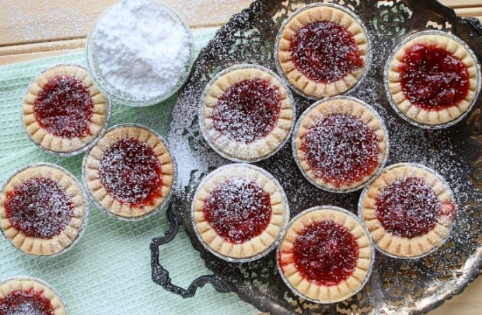 Cute-mini-strawberry-rhubarb-tarts