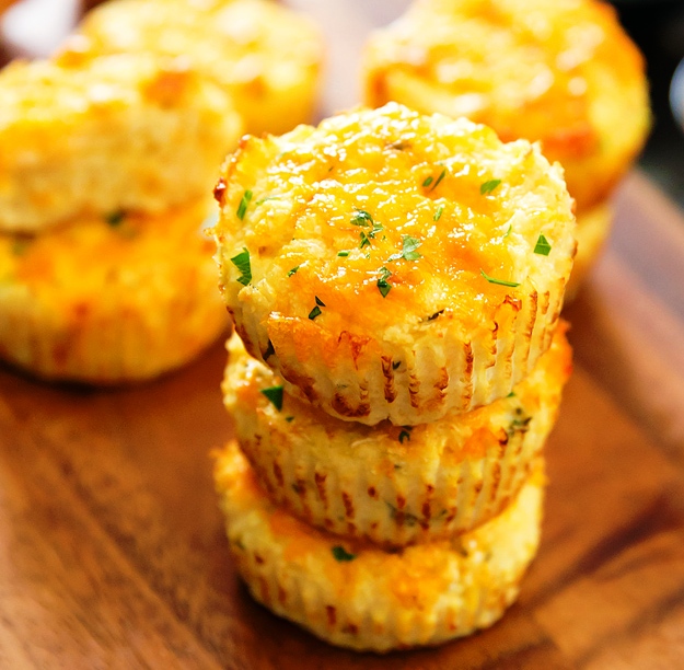 Cheesy-cauliflower-muffins