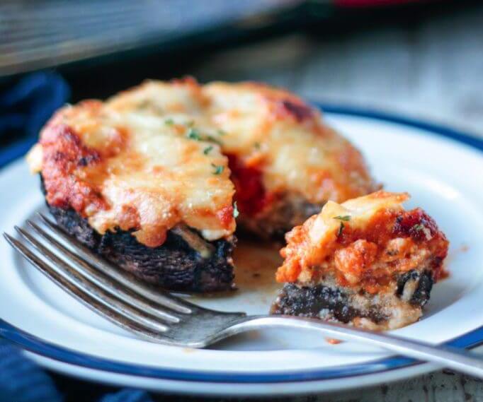 Lasagna-stuffed-portobellos-low-carb.