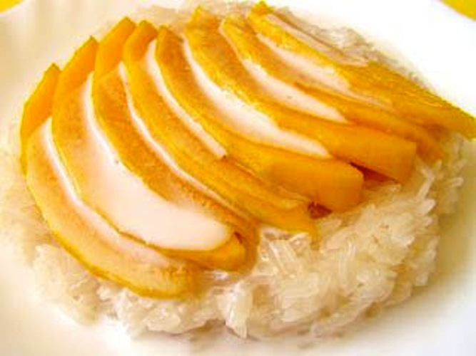 This is one of my favorite desserts and I like it so much because it's just different but so addicting. The rice doesn't come out quite as sticky as the kind you'd get in a Thai restaurant but it's still just as good and satisfying!