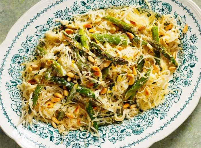 Fresh stalks of asparagus mingle with a healthy dose of lemon and thyme to hint at spring’s arrival, while this vegetarian supper is anchored with a favorite winter staple.