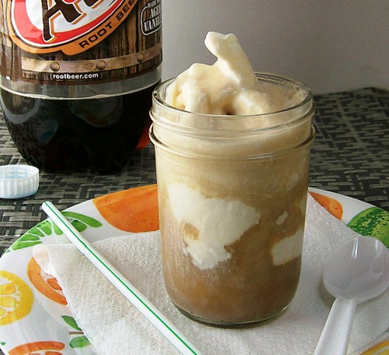 AW-Root-Beer-Float - Fill My Recipe Book