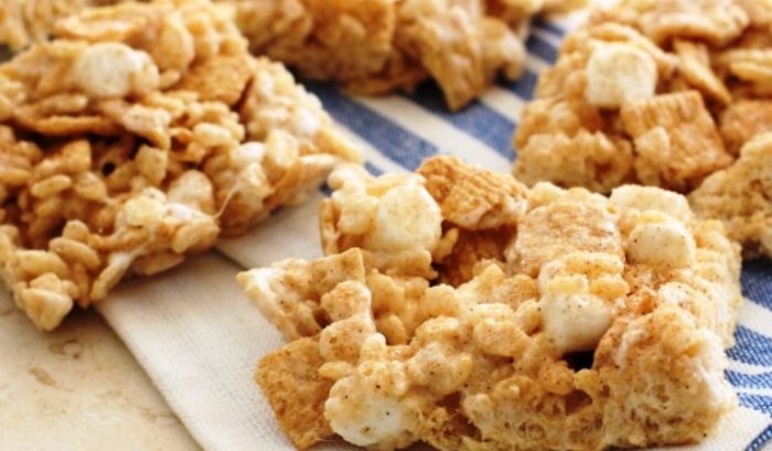 These Churro Crispy Treats combine cinnamon sugar with gooey marshmallows and crispy cereals in a simple to make treat inspired by delicious churros.