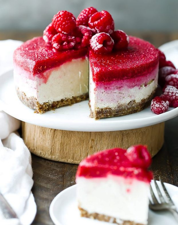 Easy-vegan-raspberry-cheesecake