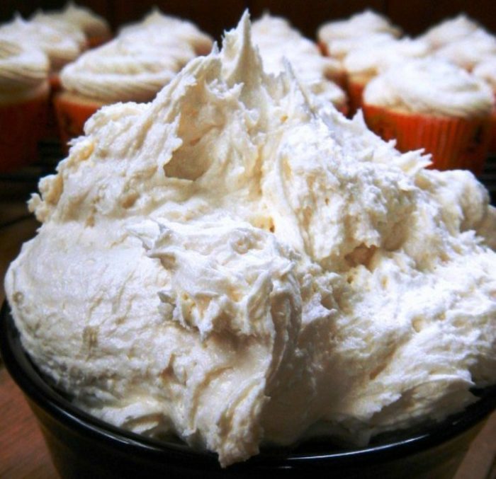 Homemade-buttercream-frosting