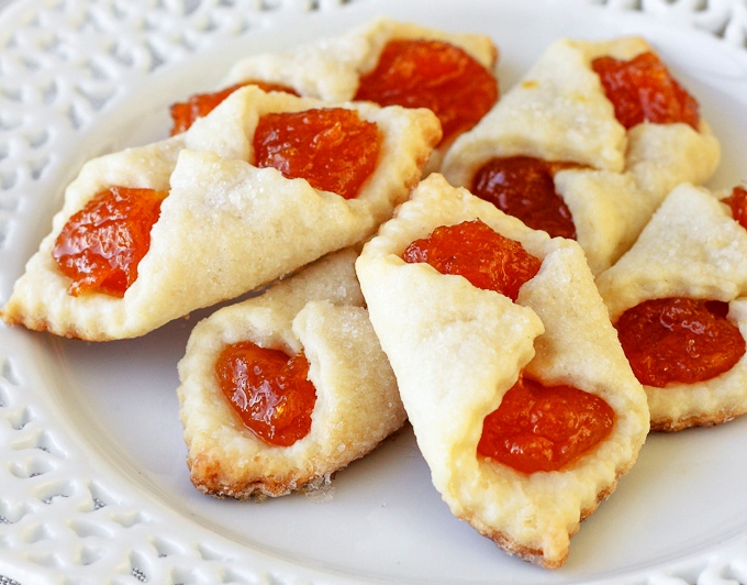 Apricot-kolaches-hungarian-christmas-cookie