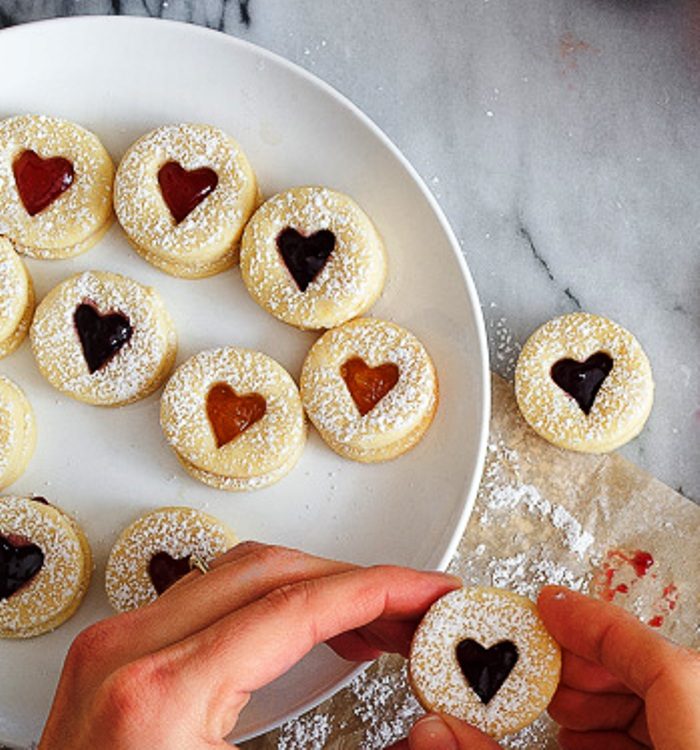 Mini-linzer-cookies-with-boozy-jam