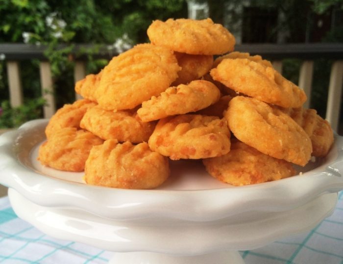 Spicy cheese cookies