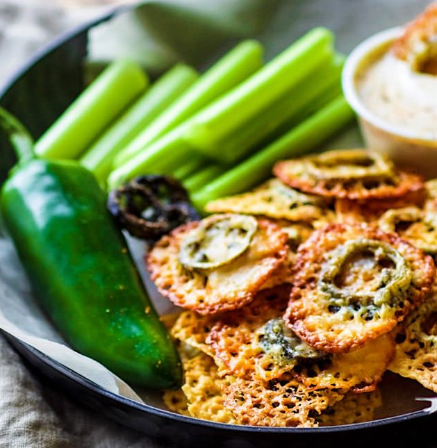 Gluten-free-low-carb-baked-jalapeno-cheese-crisps