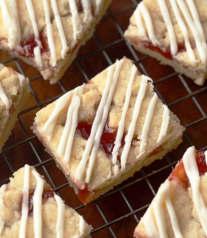 Strawberry-shortbread-bars