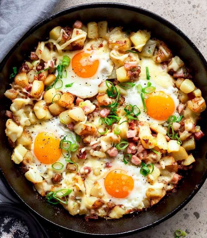 Cheesy-bacon-and-egg-hash